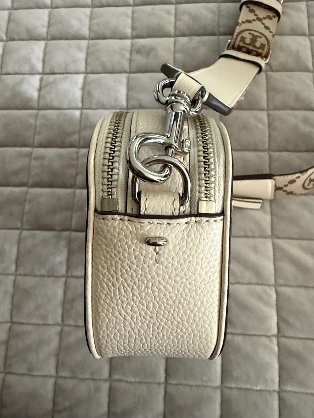 Tory Burch Cream Pebbled Leather Camera Bag with Logo Jacquard Strap - Picture 7 of 8